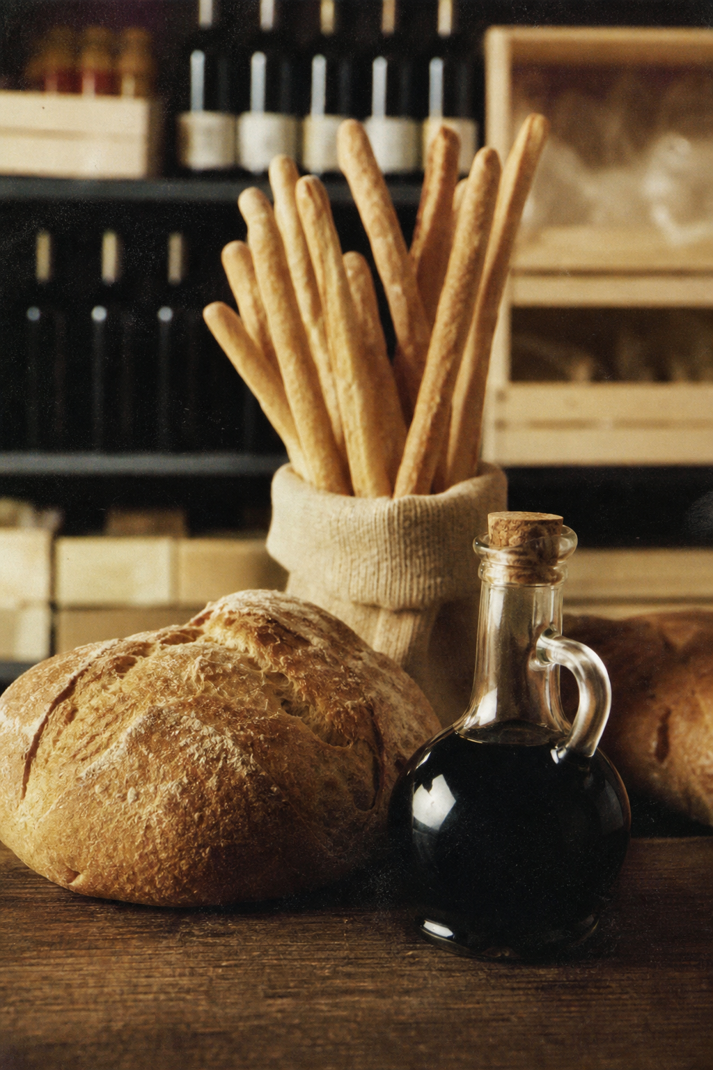 Gros plan sur du pain italien et du vinaigre balsamique