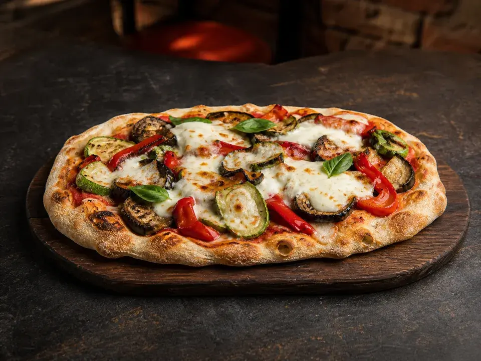 Pinsa campagnola servi chez VIA NAPOLI 19