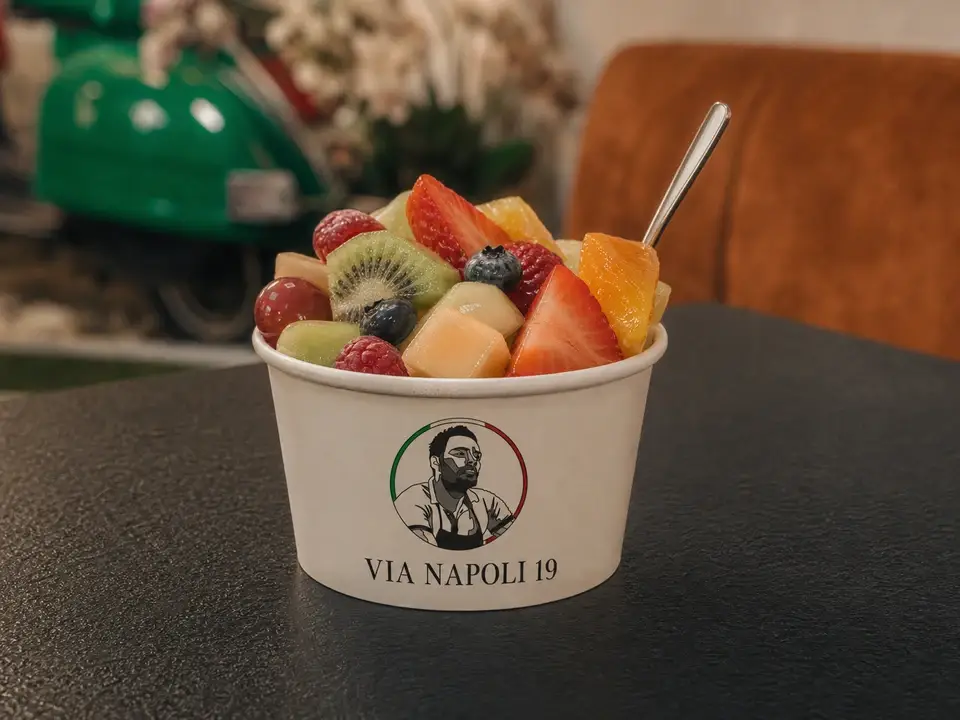 Salade de fruits servi chez VIA NAPOLI 19