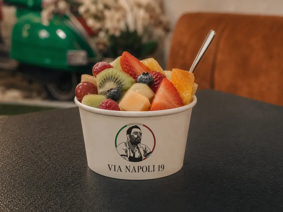 Salade de fruits servi chez VIA NAPOLI 19