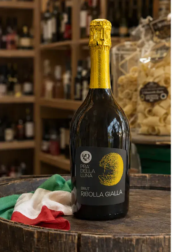 Pra della Luna Ribolla Gialla Brut, plan large de face