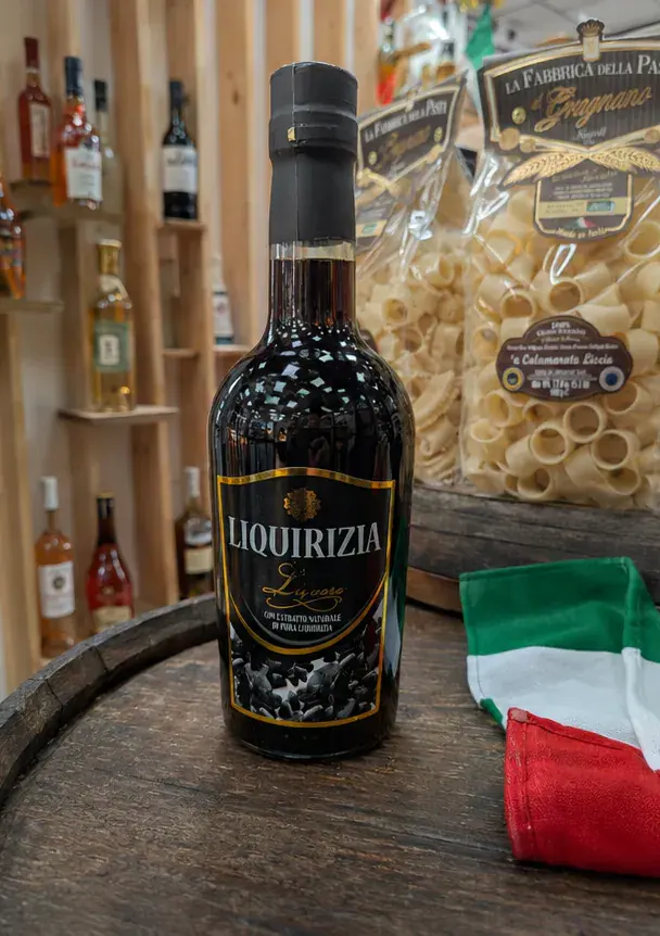 Liquore alla Liquirizia, plan large de face