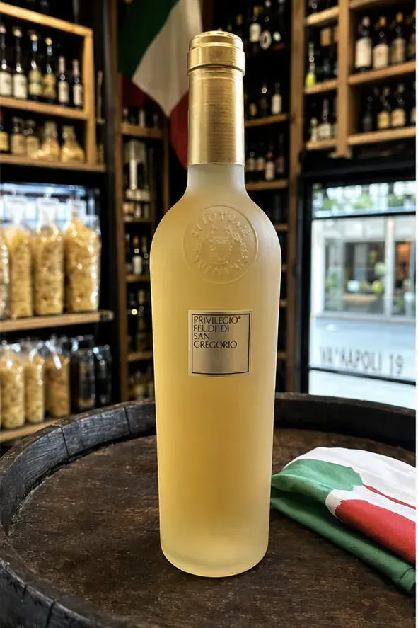 Feudi di San Gregorio Privilegio Irpinia Fiano Passito, plan large de face