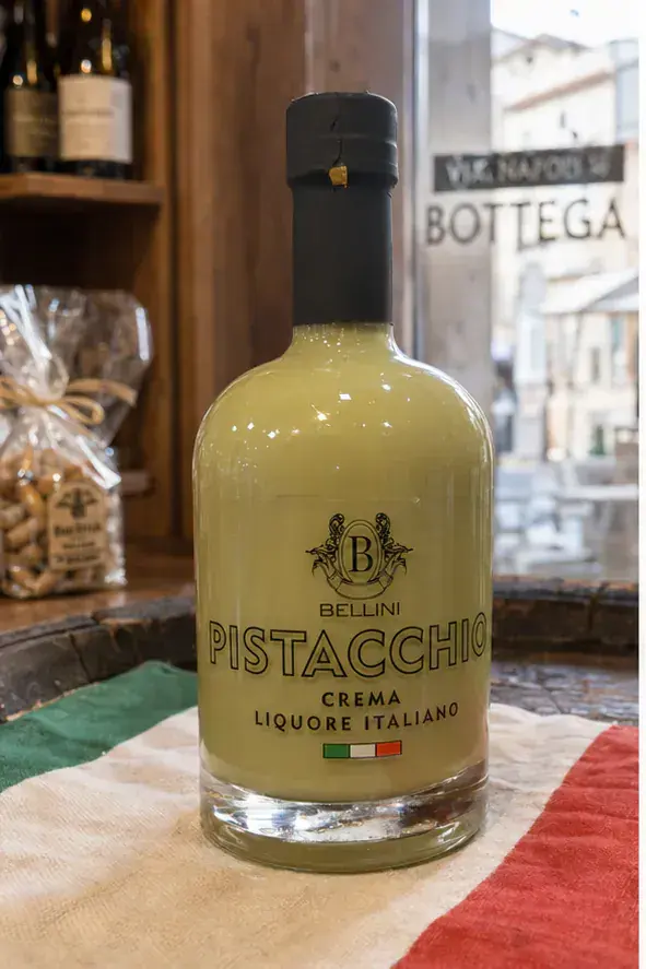 Bellini Pistacchio Crema Liquore, plan large de face
