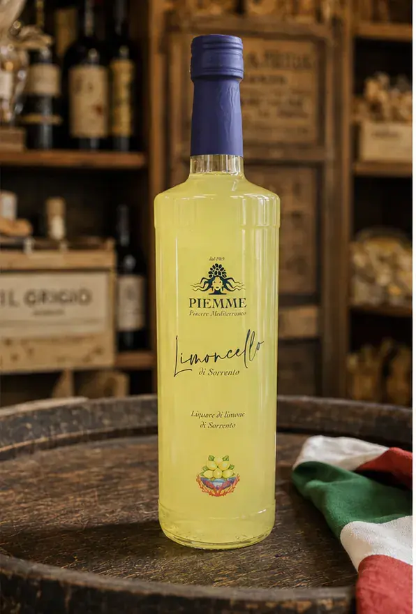 Piemme Limoncello di Sorrento, plan large de face