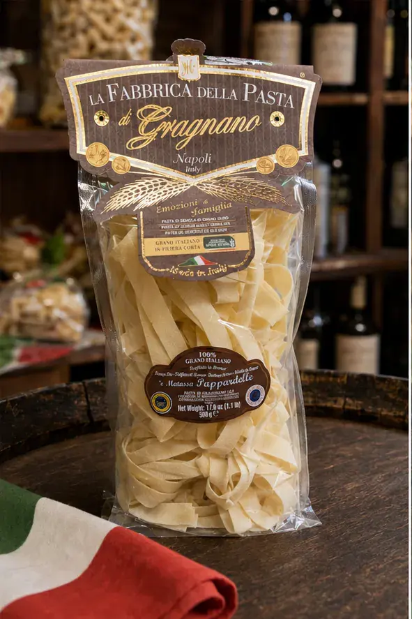 La Fabbrica Pappardelle, plan large de face