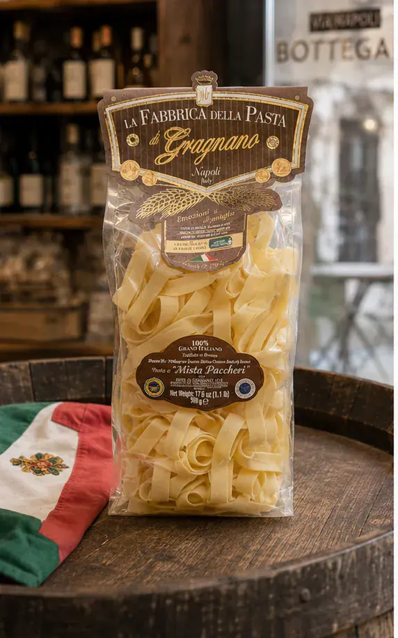 La Fabbrica Misto Paccheri variante à confirmer, plan large de face