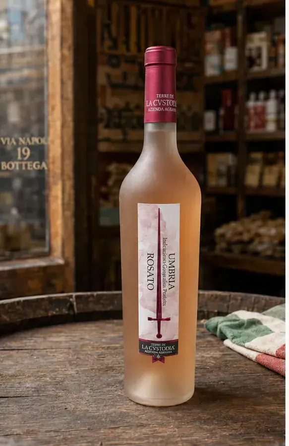 Terre de La Custodia Umbria Rosato, plan large de face