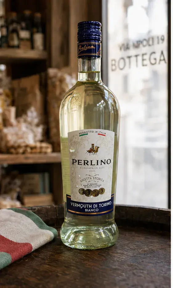 Perlino Vermouth di Torino Bianco, plan large de face